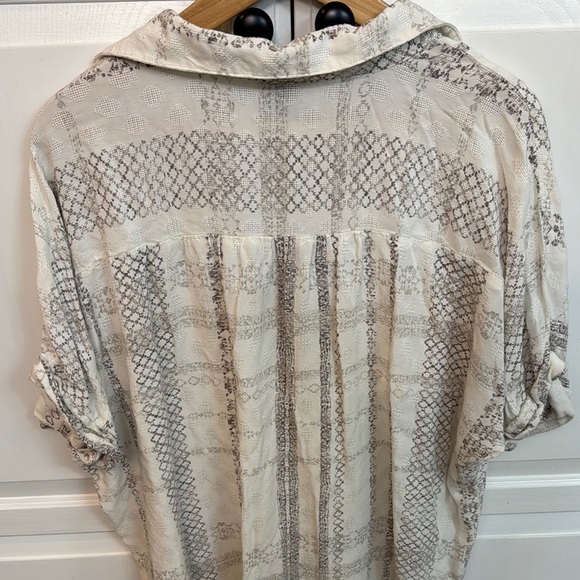 Daytrip Tan and Cream Lace-Up Sailor Collar Blouse size L. - Picture 7 of 7